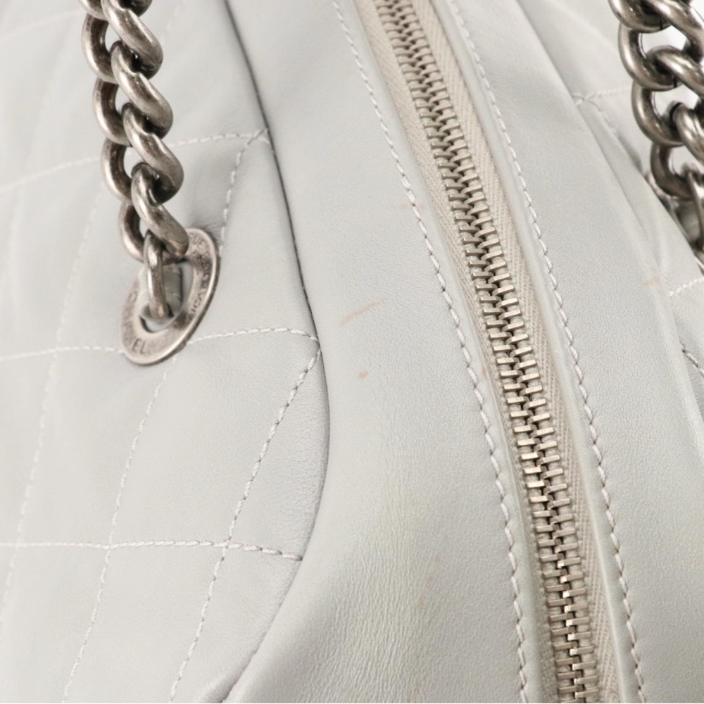 CHANEL Country Chic Bowler Shoulder Bag in Grey Quilted Calfskin Leather - Picture 8 of 12